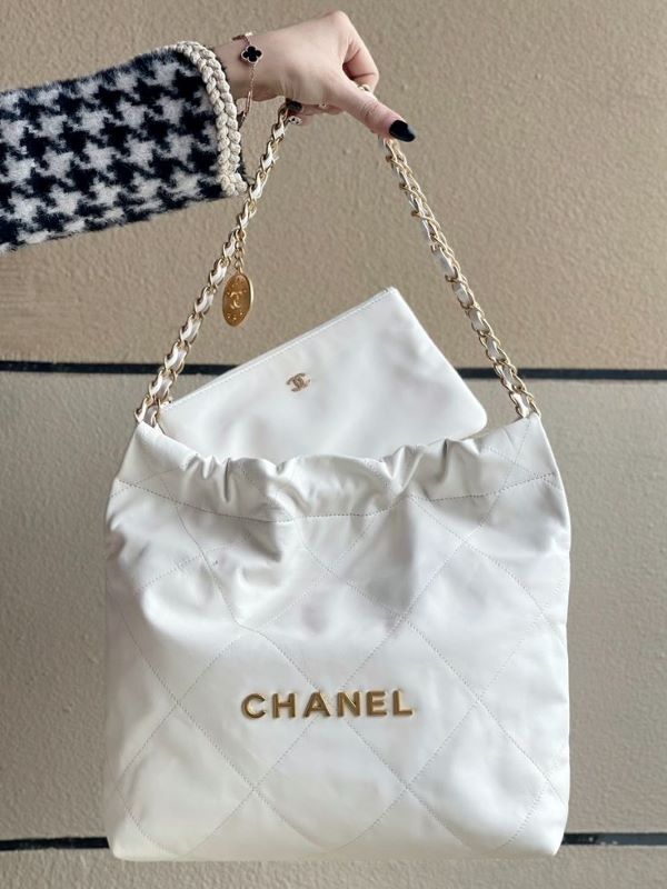 Túi Chanel 22 có gì đặc biệt mà được mỹ nhân Việt săn đón?