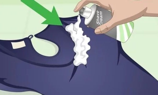 Cách làm sạch kem nền trên áo – Mẹo làm sạch phấn nền