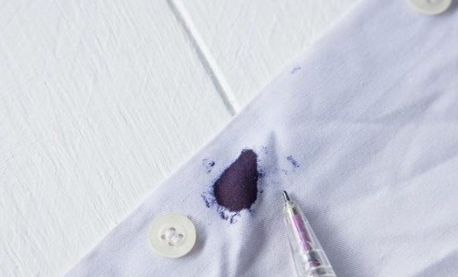 11 cách tẩy vết mực trên quần áo đơn giản & hiệu quả tại nhà